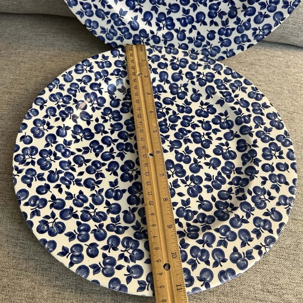 Pair of English Ironstone Blue & White Fruit & Leaves Dinner Plates - Picture 2 of 5